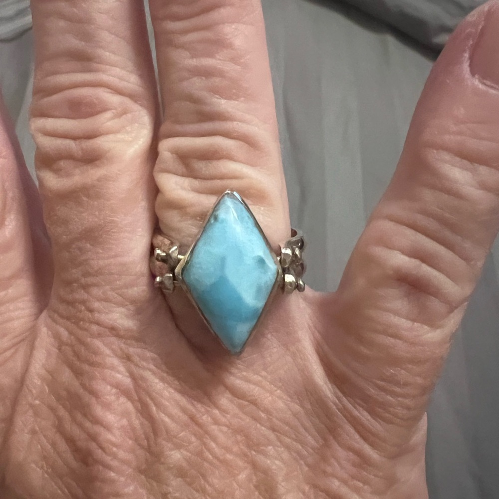 Pretty flip ring